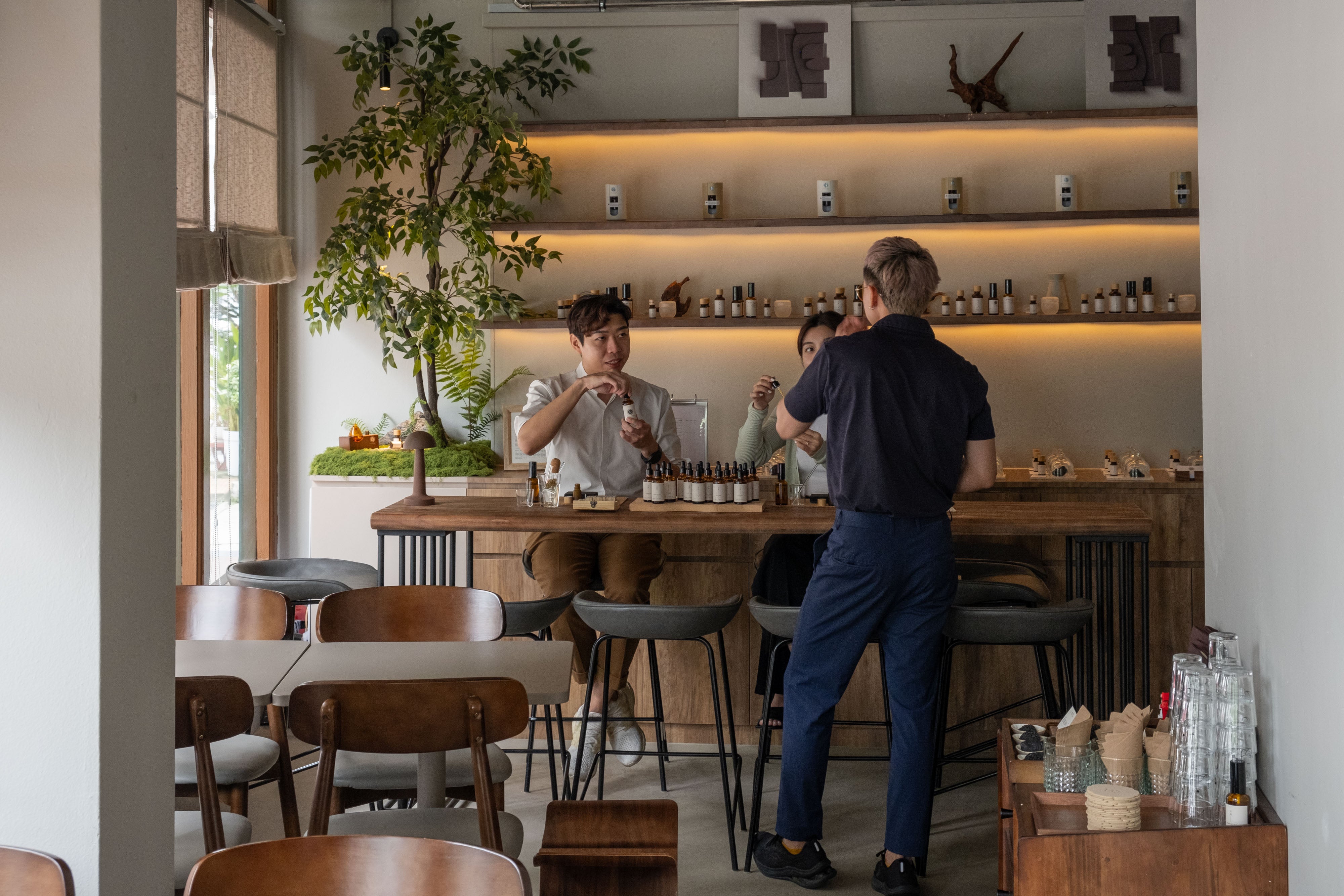 Explore different scents with our professional guidance