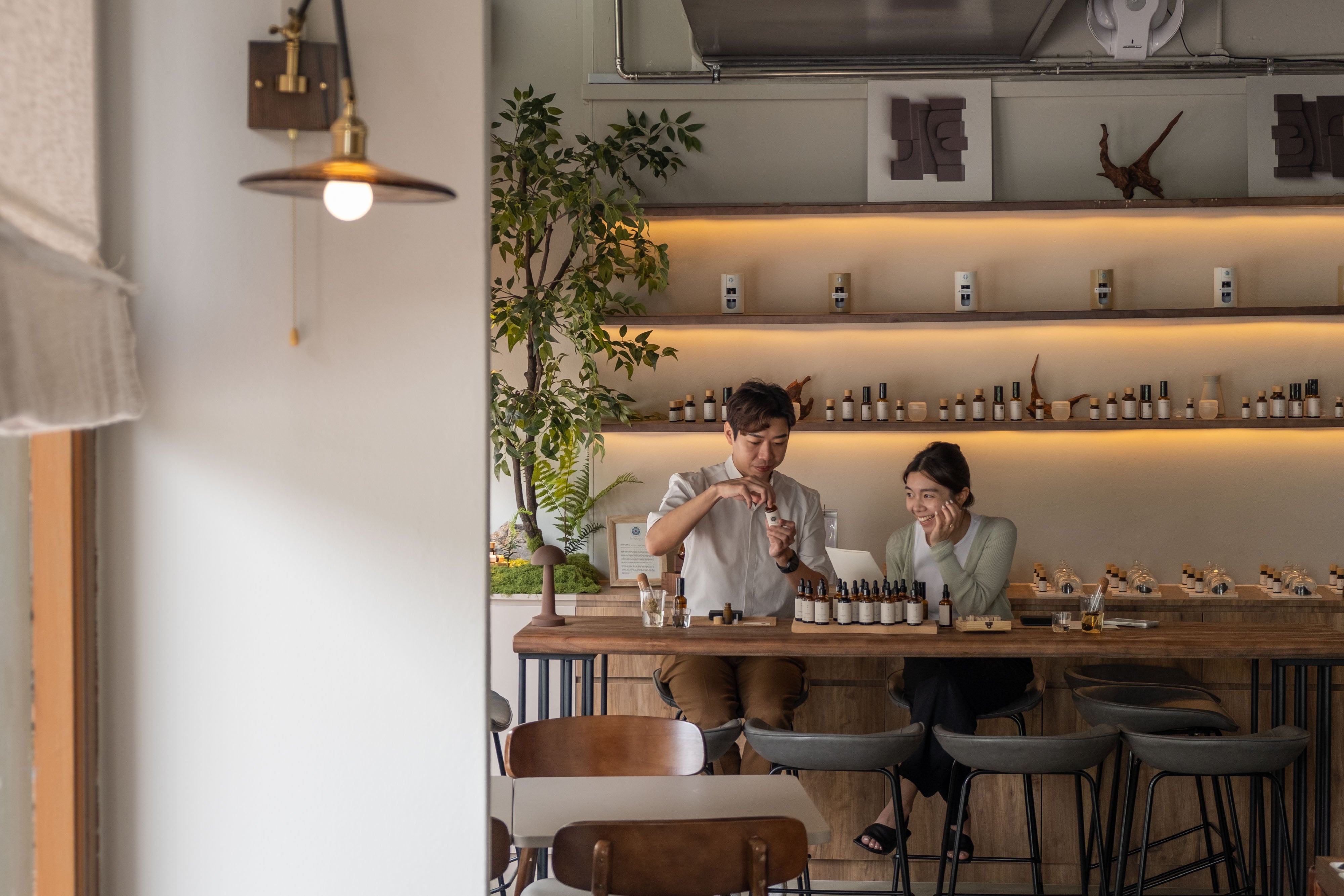 Scent workshops with your loved ones, at a cozy intimate space at Lunì